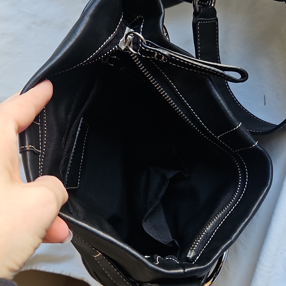 Coach Elegant Black Leather Crossbody Bag - Picture 8 of 8